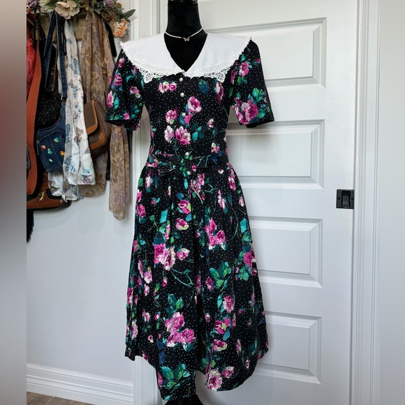 Vintage floral dress - Picture 3 of 13